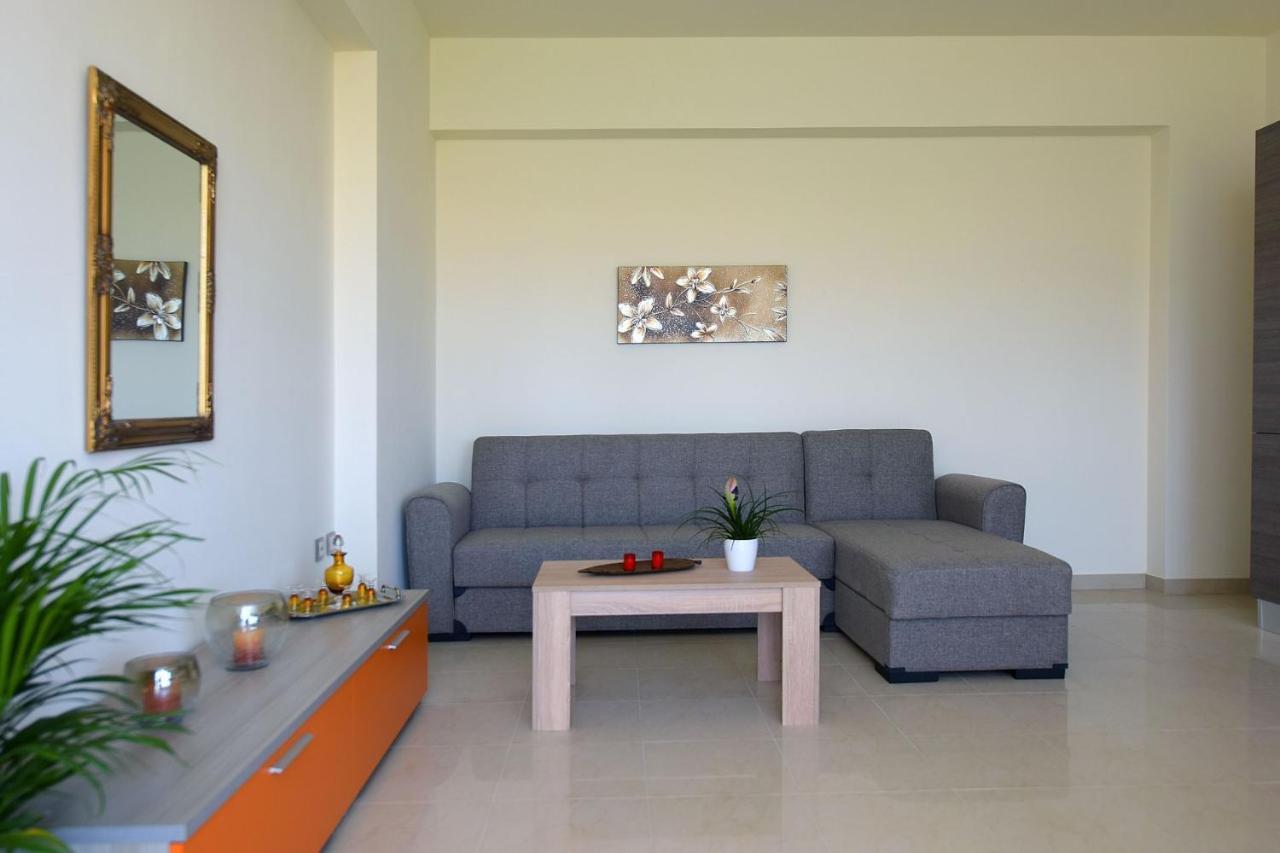 Stelia Luxury Apartments Kalavárda エクステリア 写真