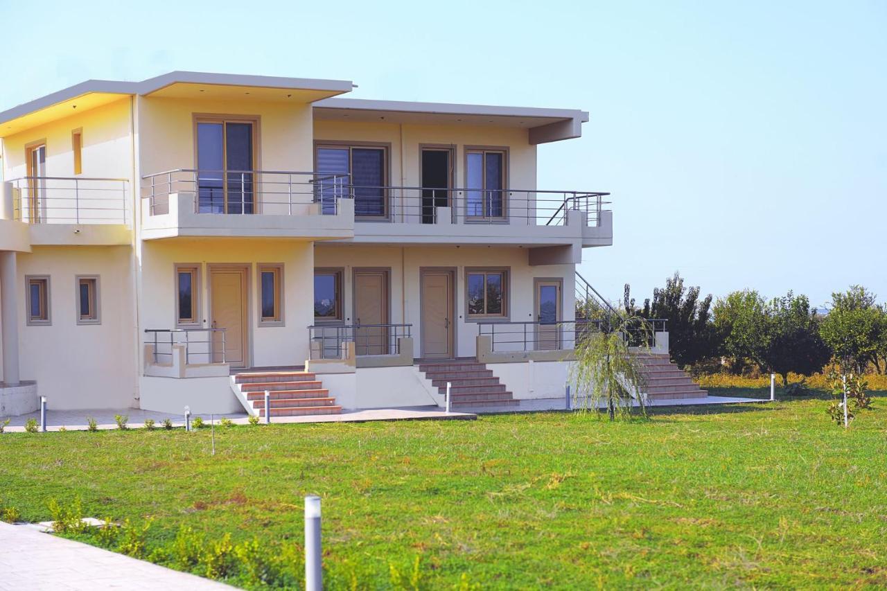 Stelia Luxury Apartments Kalavárda エクステリア 写真
