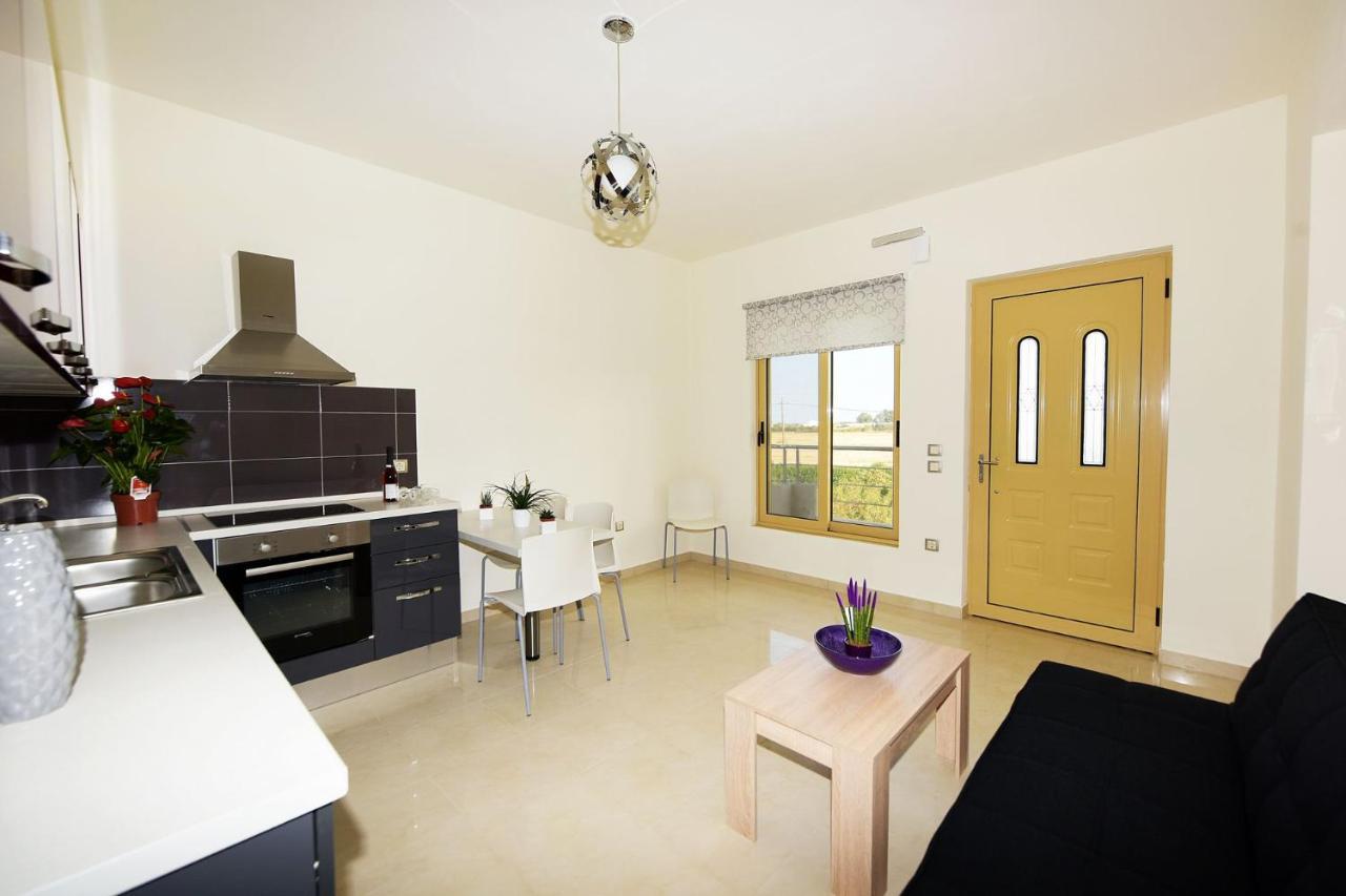 Stelia Luxury Apartments Kalavárda エクステリア 写真