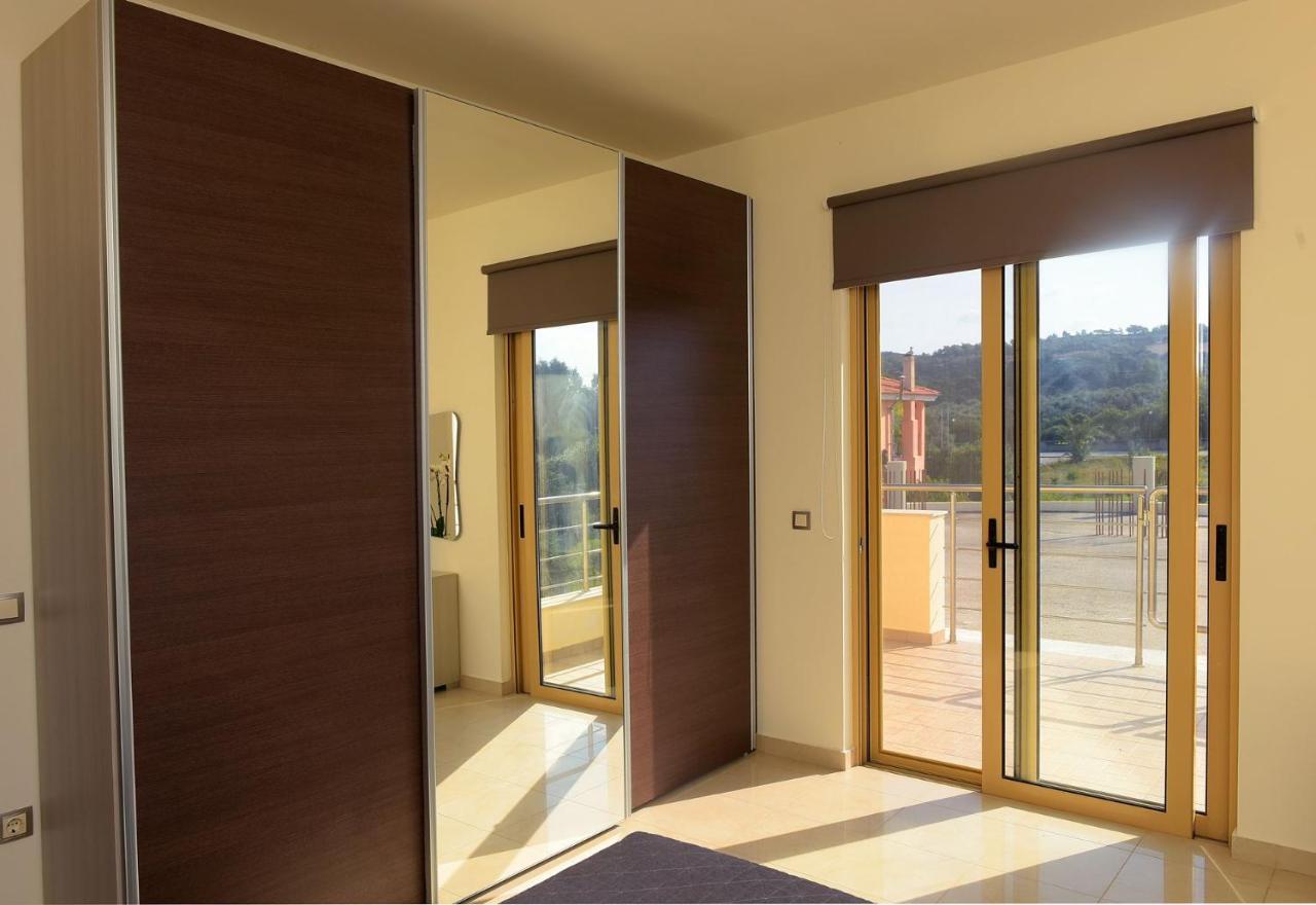 Stelia Luxury Apartments Kalavárda エクステリア 写真