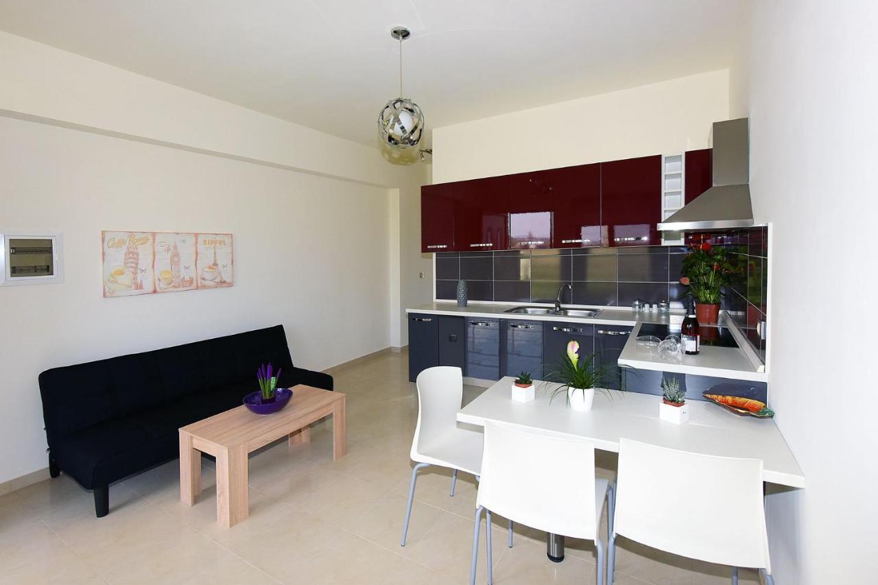 Stelia Luxury Apartments Kalavárda エクステリア 写真