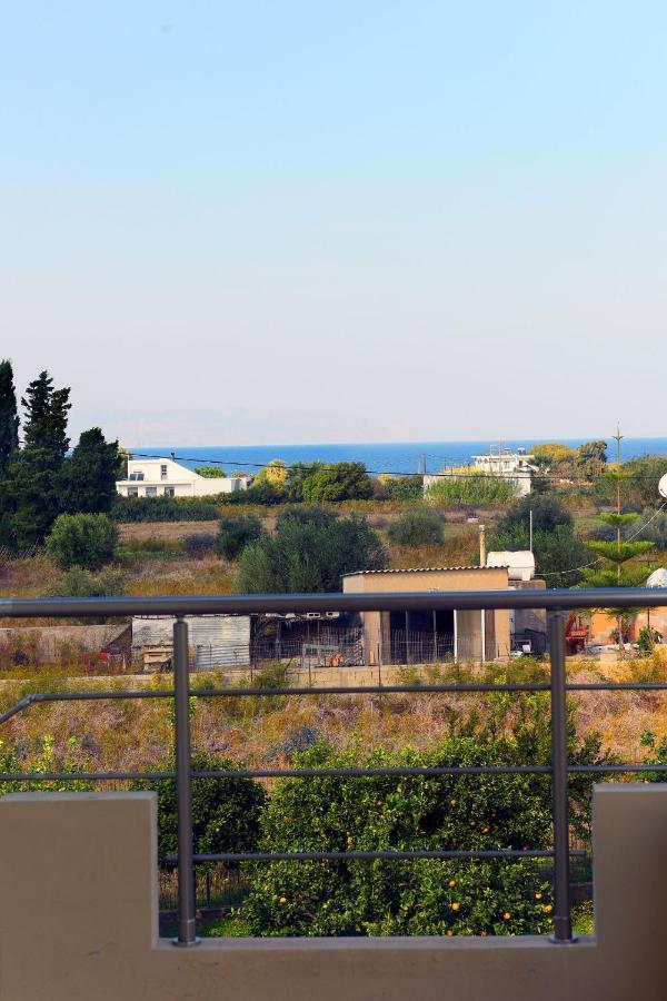 Stelia Luxury Apartments Kalavárda エクステリア 写真