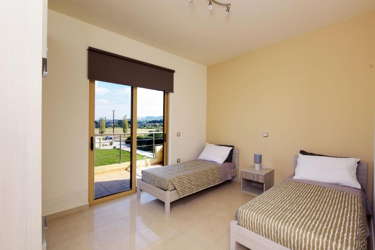 Stelia Luxury Apartments Kalavárda エクステリア 写真