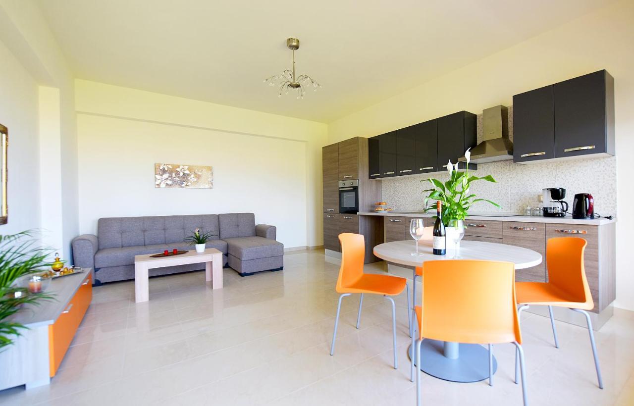 Stelia Luxury Apartments Kalavárda エクステリア 写真